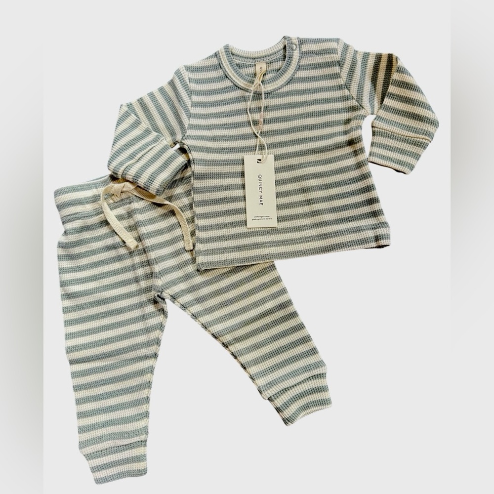 NWTS Quincy Mae 2PC Sky Stripe Gray/Cream, Waffle knit, sz 3-6 months